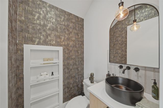 5220 Arapahoe Street, Houston, TX 77020