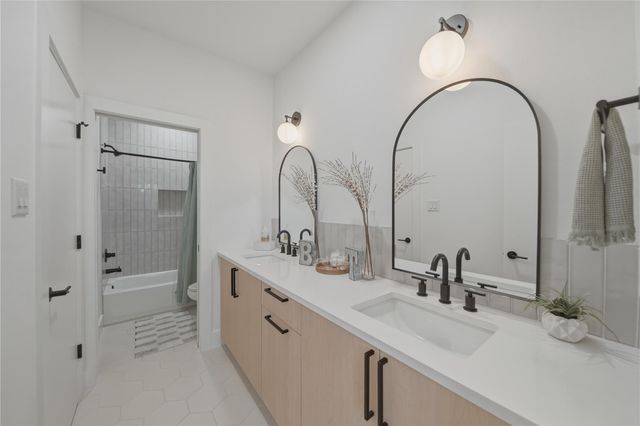 5220 Arapahoe Street, Houston, TX 77020