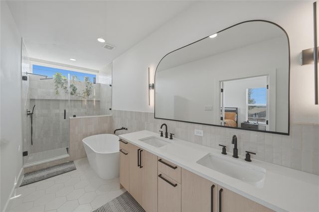 5220 Arapahoe Street, Houston, TX 77020