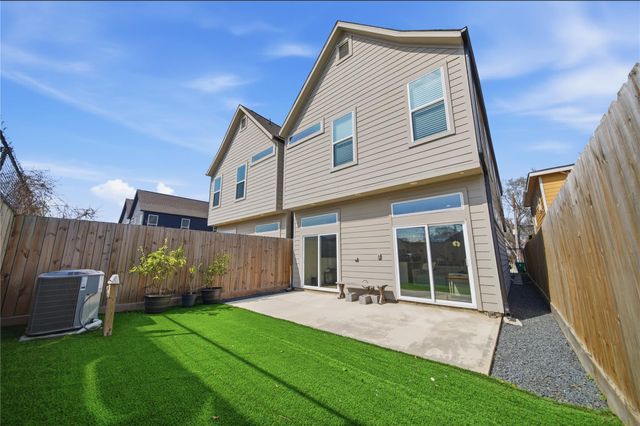 5220 Arapahoe Street, Houston, TX 77020