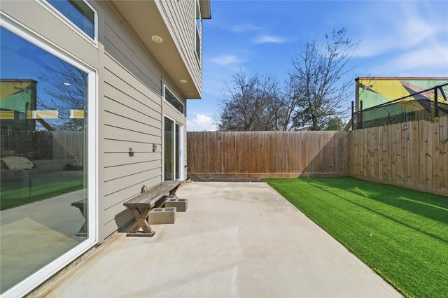 5220 Arapahoe Street, Houston, TX 77020