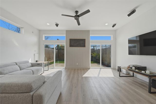 5220 Arapahoe Street, Houston, TX 77020