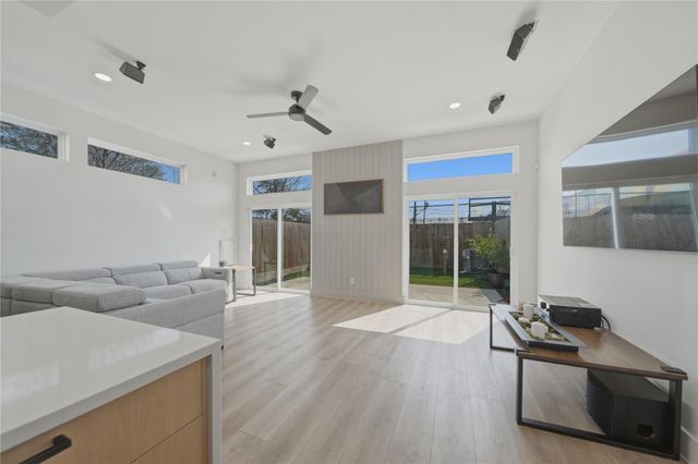 5220 Arapahoe Street, Houston, TX 77020