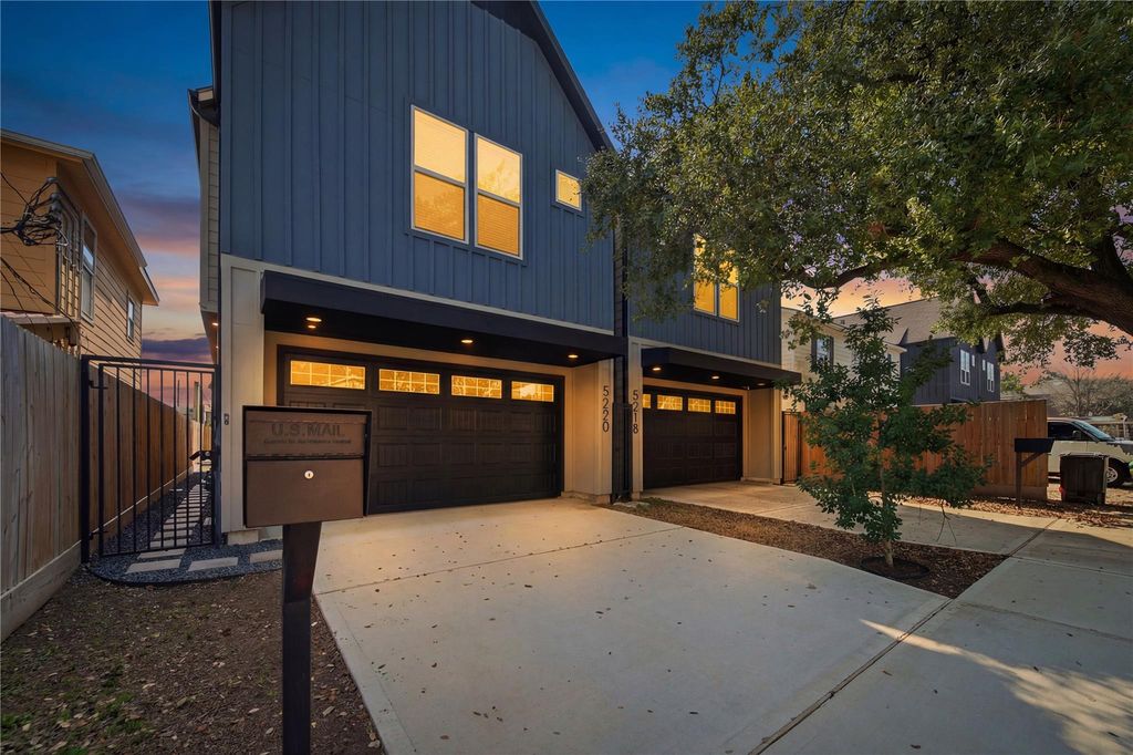 5220 Arapahoe Street, Houston, TX 77020