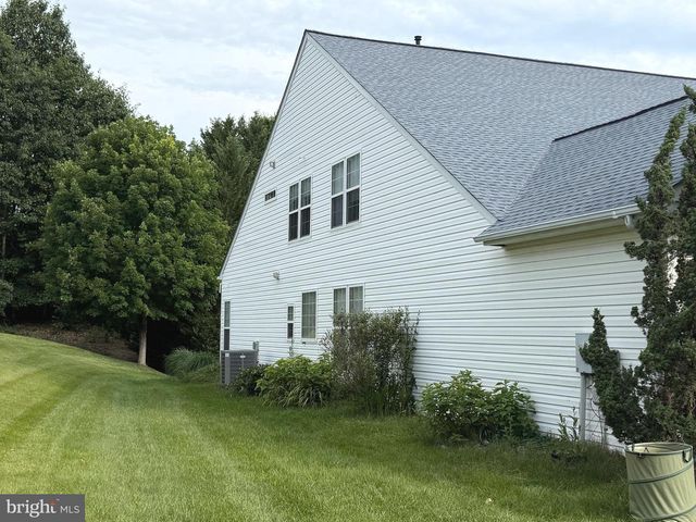 17248 FOUR SEASONS DR, Dumfries, VA 22025