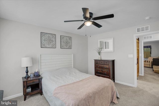 90 THOROUGHBRED DR, York Haven, PA 17370