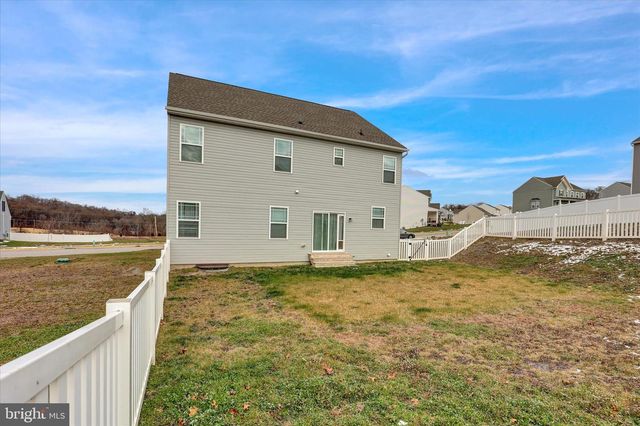 90 THOROUGHBRED DR, York Haven, PA 17370