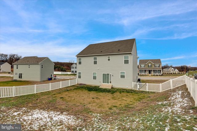 90 THOROUGHBRED DR, York Haven, PA 17370