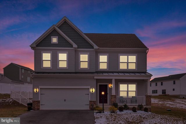 90 THOROUGHBRED DR, York Haven, PA 17370