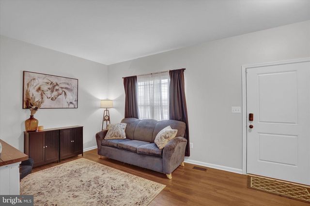 90 THOROUGHBRED DR, York Haven, PA 17370