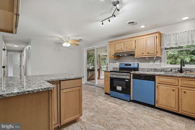 29 CHINKAPIN DR, New Oxford, PA 17350