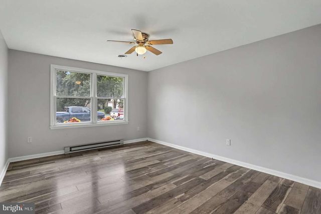 29 CHINKAPIN DR, New Oxford, PA 17350