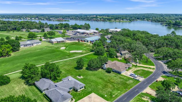 822 Kiowa Drive W, Lake Kiowa, TX 76240