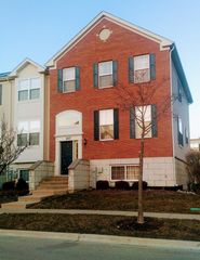 807 Brodhead Drive, Aurora, IL 60504