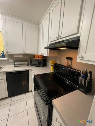 110 Idylwood Place, Victoria, TX 77901