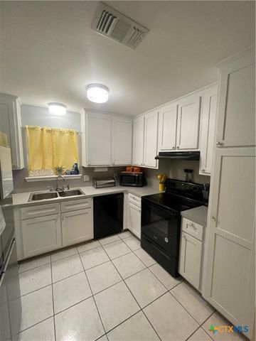 110 Idylwood Place, Victoria, TX 77901
