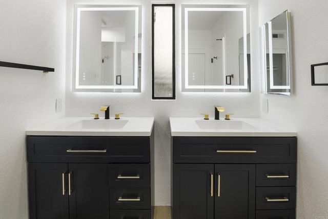 11439 Cascada Way, San Diego, CA 92124