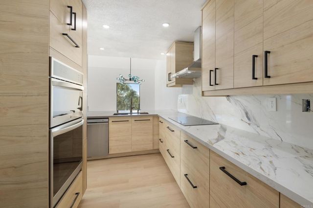 11439 Cascada Way, San Diego, CA 92124