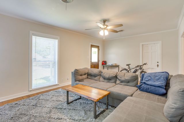 2809 Benbrook Boulevard, Fort Worth, TX 76109