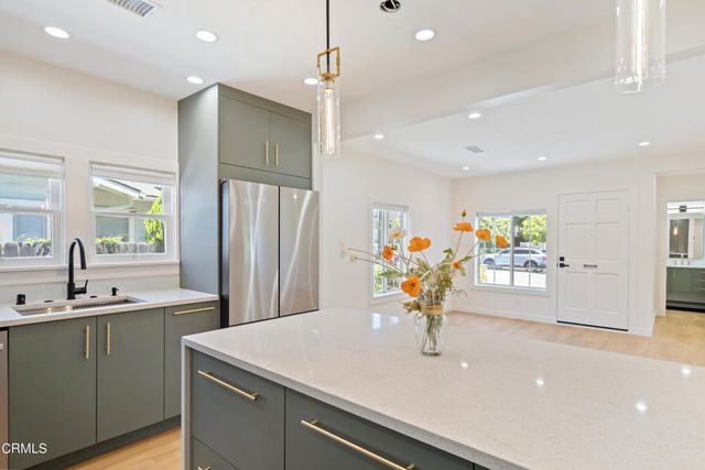 83 S GREENWOOD Avenue, Pasadena, CA 91107