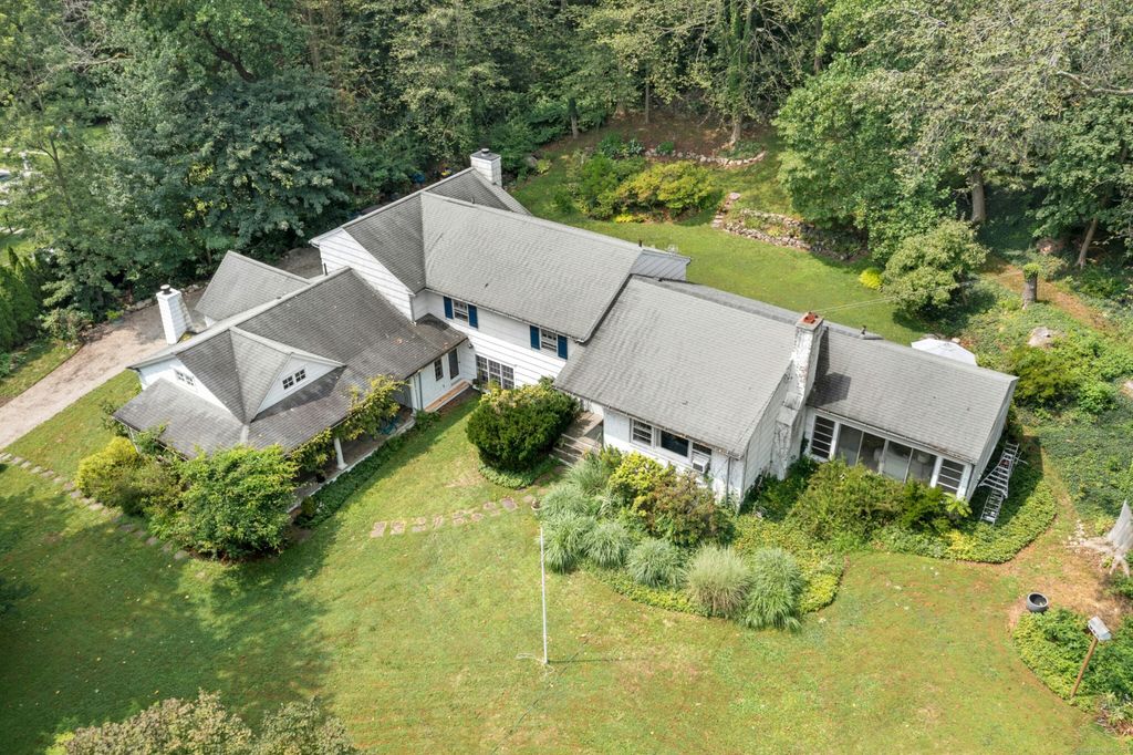 76 Deepwood Road, Darien, CT 06820