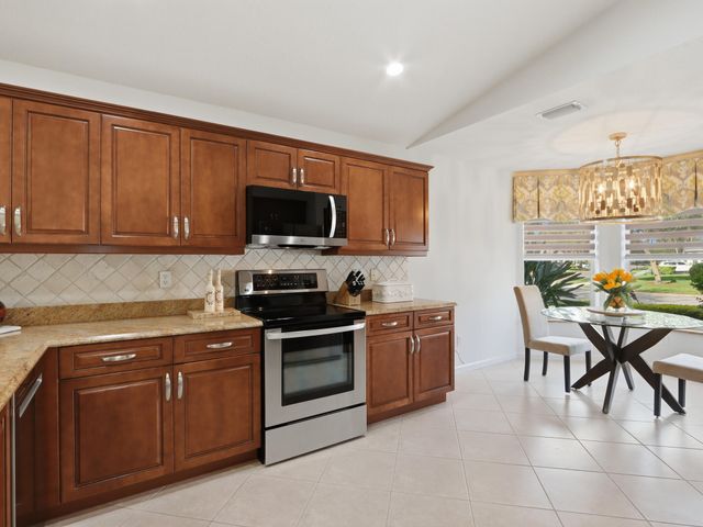 11184 Ihilani Way, Boynton Beach, FL 33437