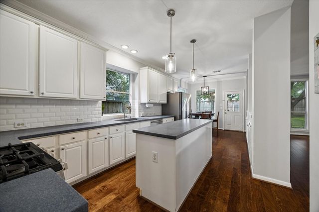 8123 Clarion Way, Houston, TX 77040