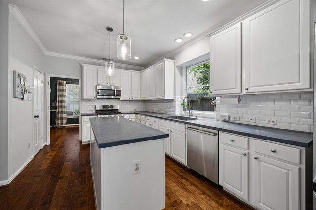 8123 Clarion Way, Houston, TX 77040