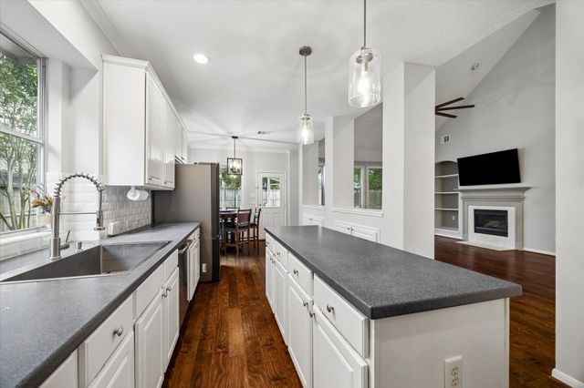8123 Clarion Way, Houston, TX 77040