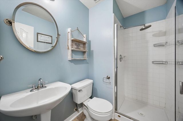8123 Clarion Way, Houston, TX 77040