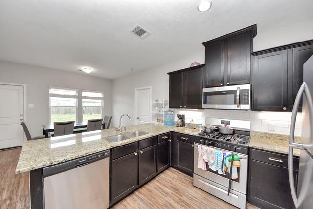 54 Road 51024, Cleveland, TX 77327