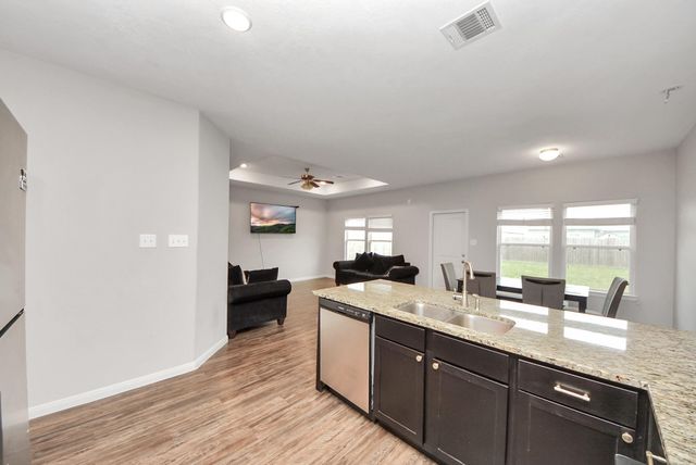 54 Road 51024, Cleveland, TX 77327