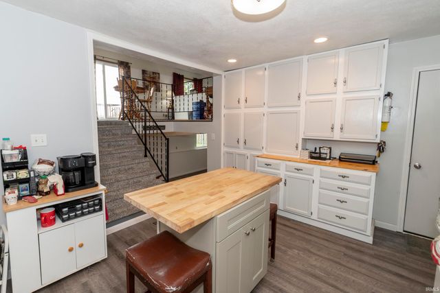 211 E Russ Avenue, Mishawaka, IN 46545