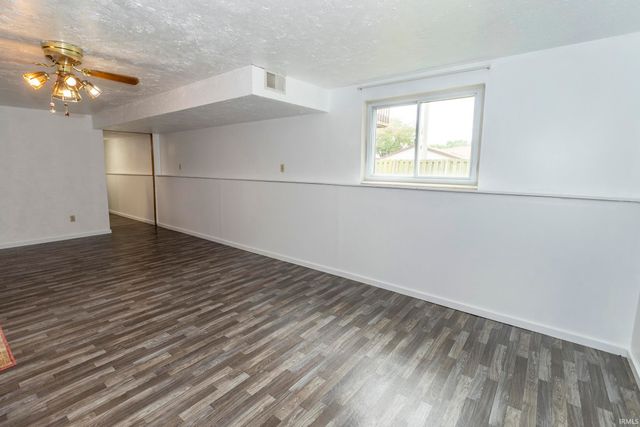 211 E Russ Avenue, Mishawaka, IN 46545