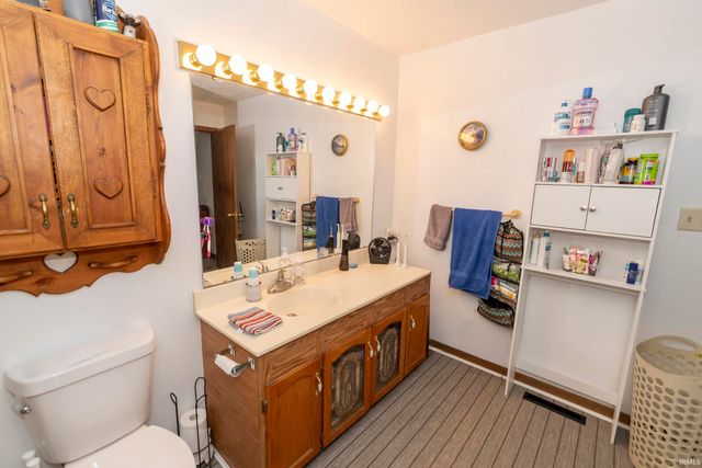 211 E Russ Avenue, Mishawaka, IN 46545
