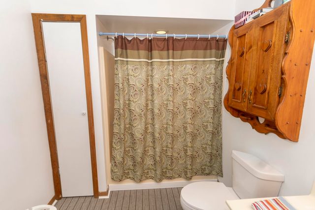 211 E Russ Avenue, Mishawaka, IN 46545