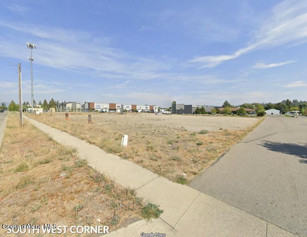 3270 E QUAD PARK CT, Post Falls, ID 83854 photo 3