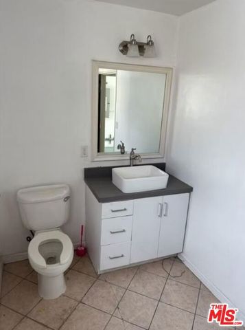 8111 San Fernando Road, Sun Valley (los Angeles), CA 91352