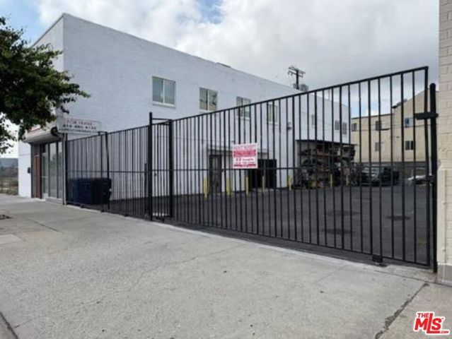 8111 San Fernando Road, Sun Valley (los Angeles), CA 91352