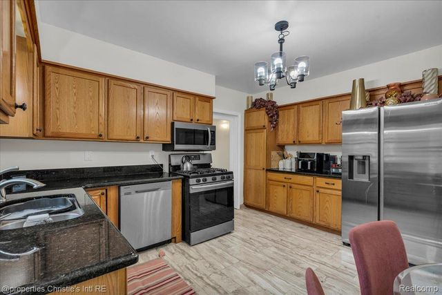 27524 Gail Drive, Warren, MI 48093