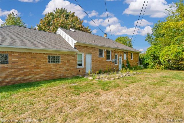 27524 Gail Drive, Warren, MI 48093