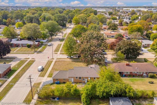 27524 Gail Drive, Warren, MI 48093