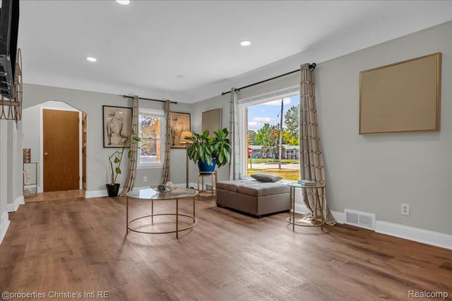 27524 Gail Drive, Warren, MI 48093