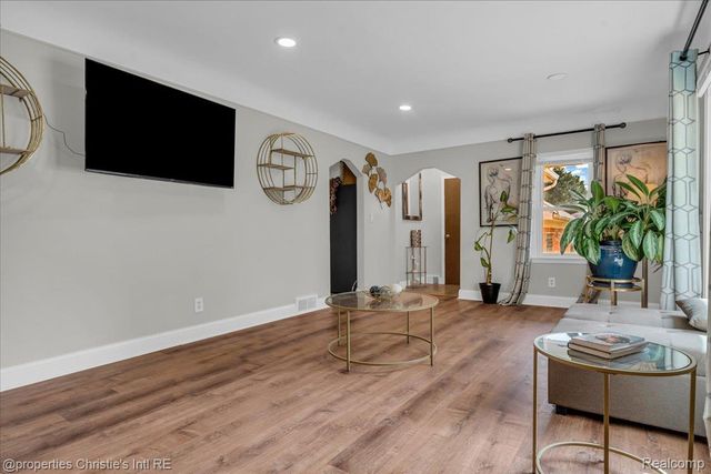 27524 Gail Drive, Warren, MI 48093