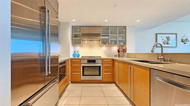 1177 Queen Street 3702, Honolulu, HI 96814