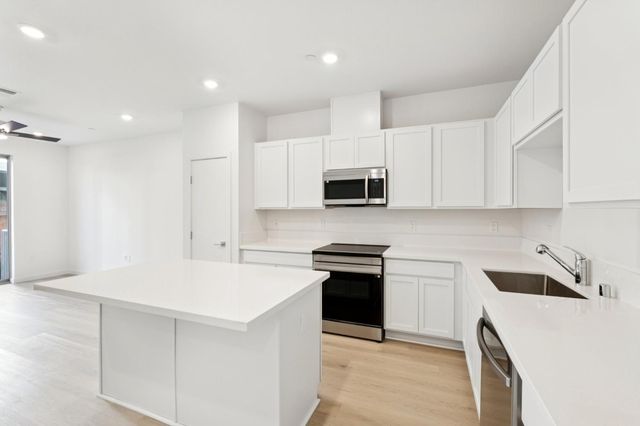 2054 Odin Walk, Sacramento, CA 95835