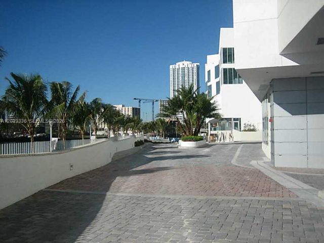 325 S BISCAYNE BLVD 4122, Miami, FL 33131