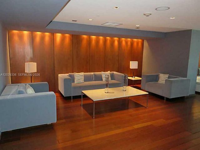 325 S BISCAYNE BLVD 4122, Miami, FL 33131