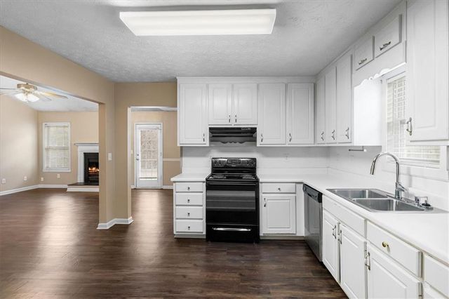 311 Crosswalk Drive, Auburn, GA 30011