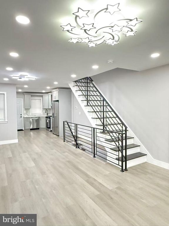 2502 S SHERIDAN ST, Philadelphia, PA 19148 — photo 5